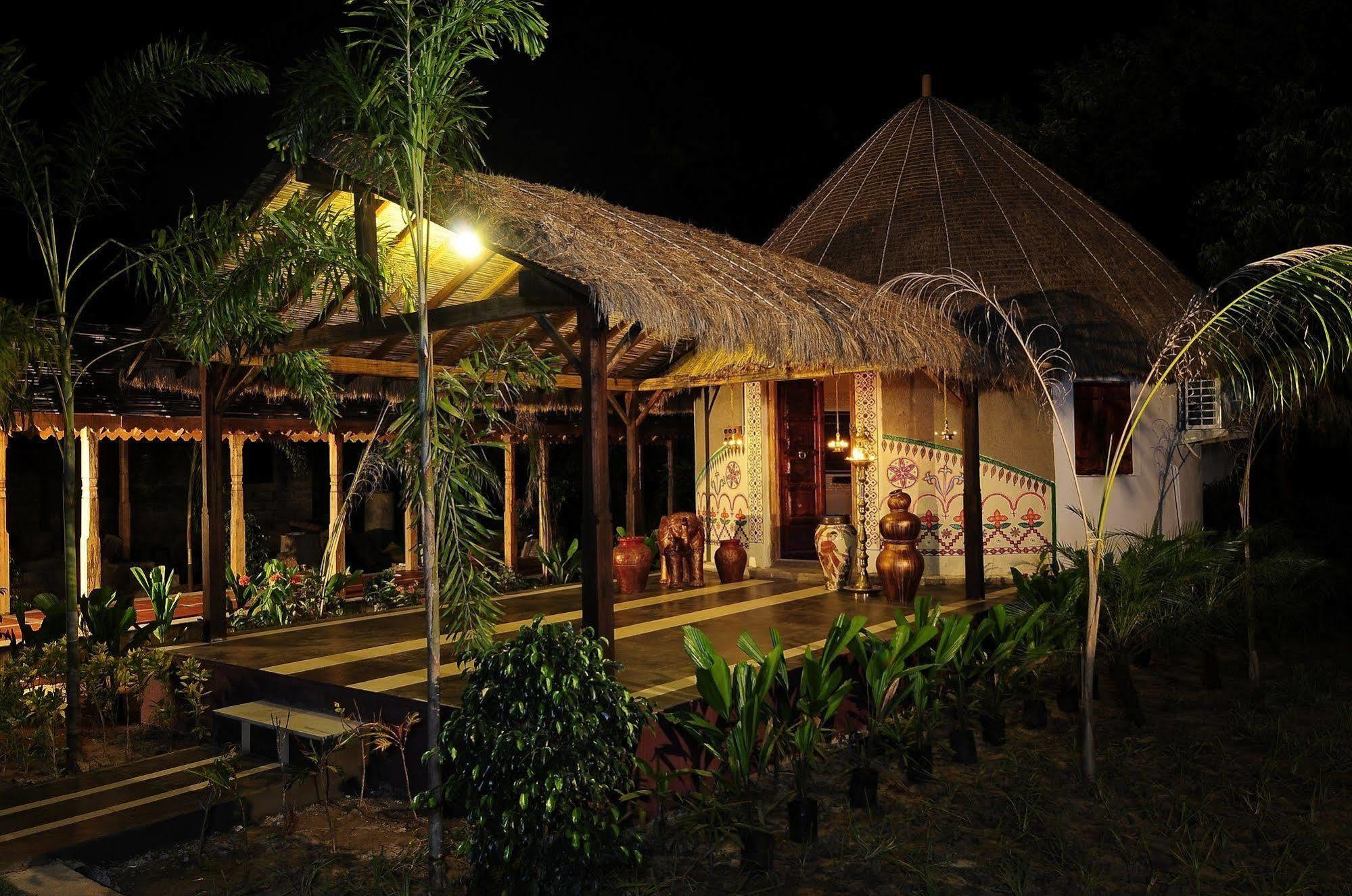Palm Green Club Resort Jetalpur Exterior photo