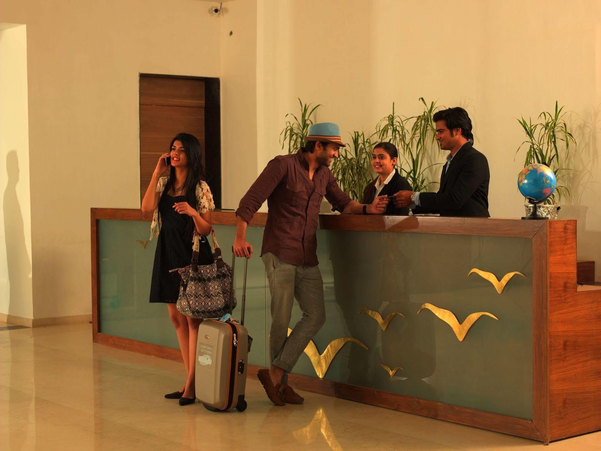 Palm Green Club Resort Jetalpur Exterior photo